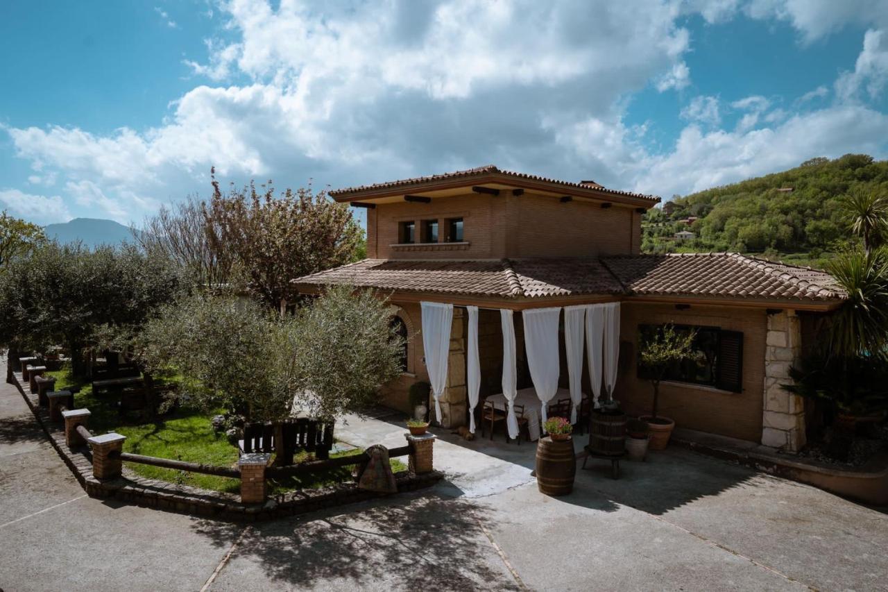 Agriturismo A Casa Di Susanna Santo Stefano del Sole Екстериор снимка